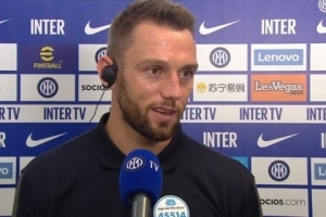 海星体育直播-德弗里：国米三大传奇是大罗、斯内德和岩石 乔丹和德约给我启发