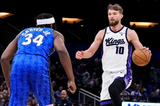 海星直播APP-连续53场两双达成!小萨变新科两双王:国王抢第六