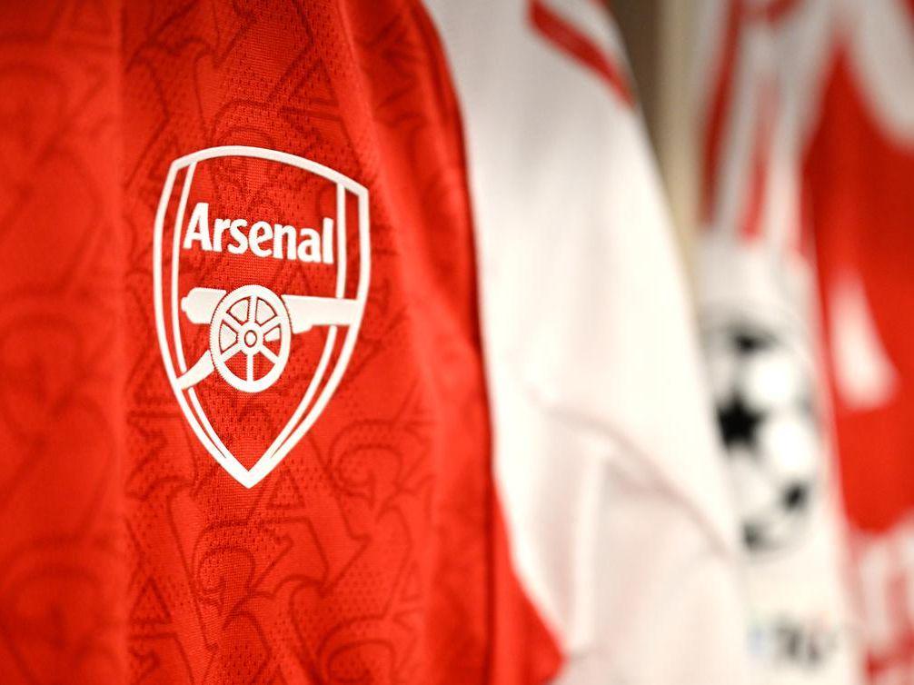 海星体育-欧冠小组赛末轮风云：悬念迭起豪强竞逐直通名额？阿森纳和拜仁？